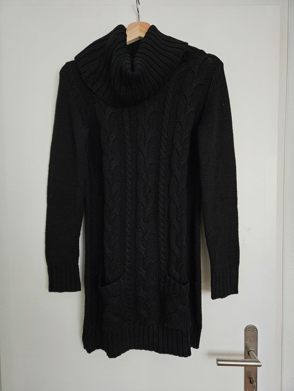 Pulls & Sweat-shirts: Strickpulli schwarz mit Rollkragen – D'occasion à Schaffhausen par sabrina915