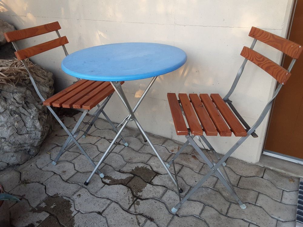 Klapptisch mit 2 Klappstühlen Acheter sur Ricardo