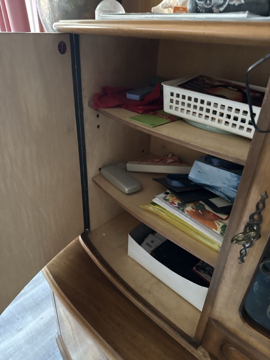 Buffets: Buffet Schrank Massivholz gebraucht – D'occasion à Mörschwil par cyr_9bcm 4