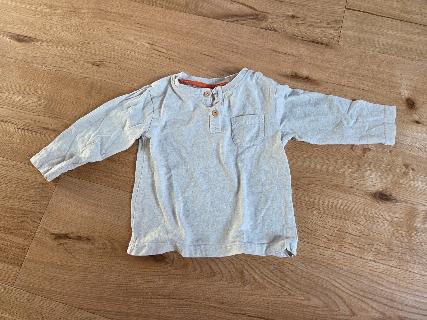 Chemises, Tops & T-shirts: Langarmshirt Gr. 80 – D'occasion à Bremgarten AG par sabrownie
