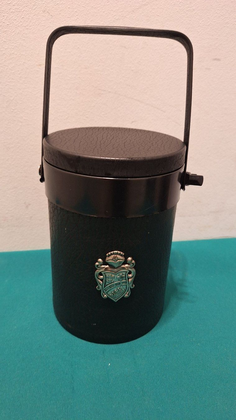 Contenitori & Simili: Vintage Eisbehälter Kunststoff schwarz – Usato da Arlesheim venduto da shopradl 2