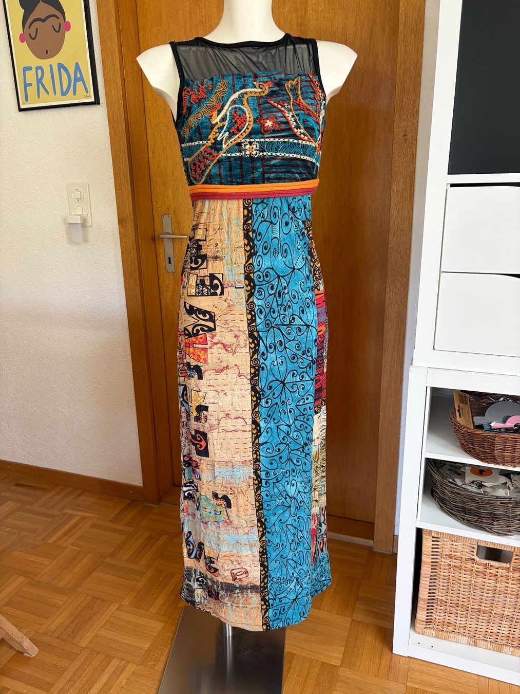 Kleider: Kleid Save the Queen Gr. S – Neu (gemäss Beschreibung) aus Elfingen von yaris100