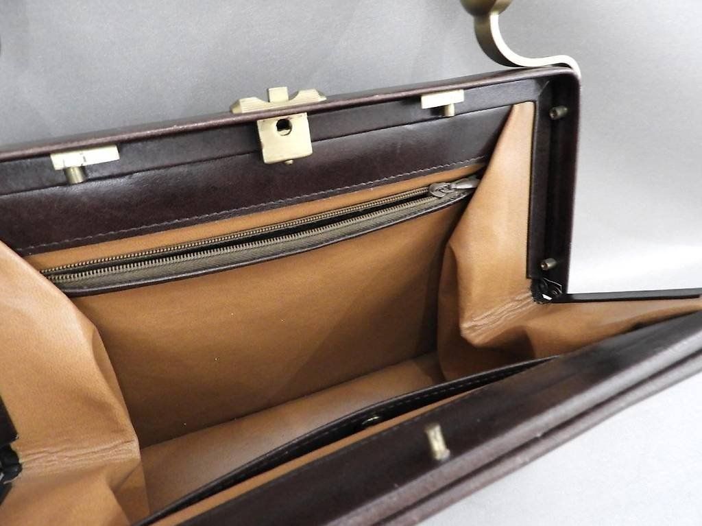 Borse da donna: Vintage Handtasche Leder / Messing. Braun. – Usato da Winterthur venduto da Spur1 2