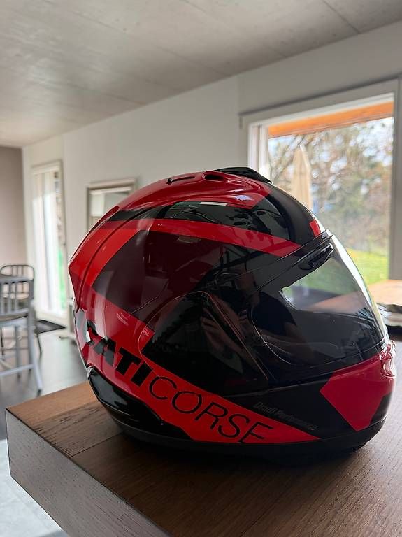 Caschi & visiere: Casque Arai Drudi Ducati. – Usato da Ecuvillens venduto da VsterVince