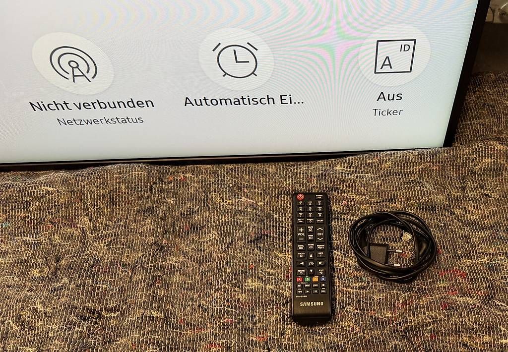 Monitore: Samsung Professional Display QH65R mit Flightcase – Gebraucht aus Rüti ZH von Philippek 3