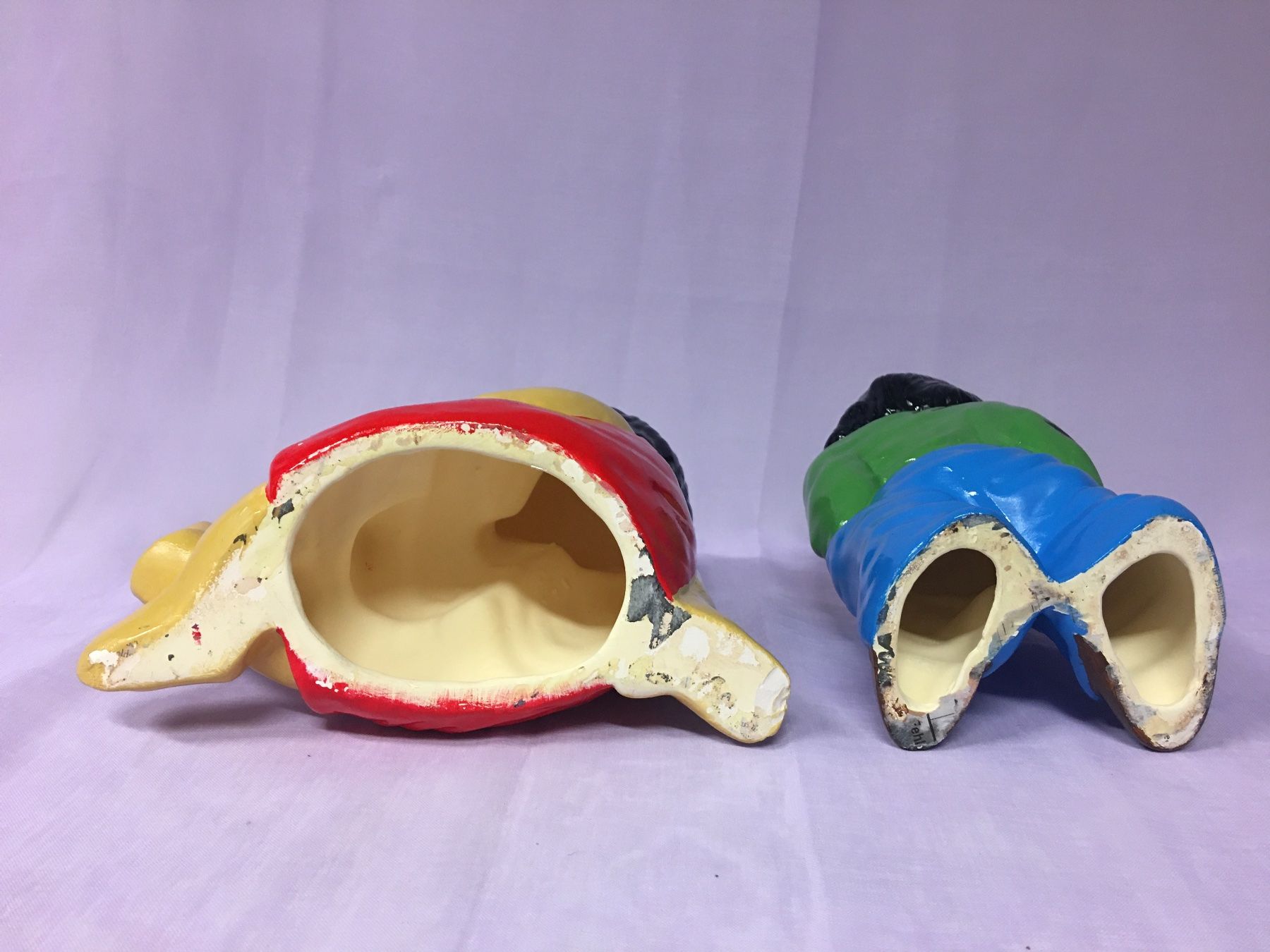 Figuren: 2 bunte Keramik Kinderfiguren Deko Figuren . – Neu (gemäss Beschreibung) aus Olten von ELHANDEL 5