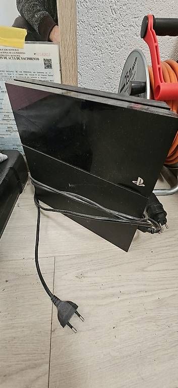 Sony Consoles: Ps4 konsole ohne controller – D'occasion à wängi par haa_6pqc