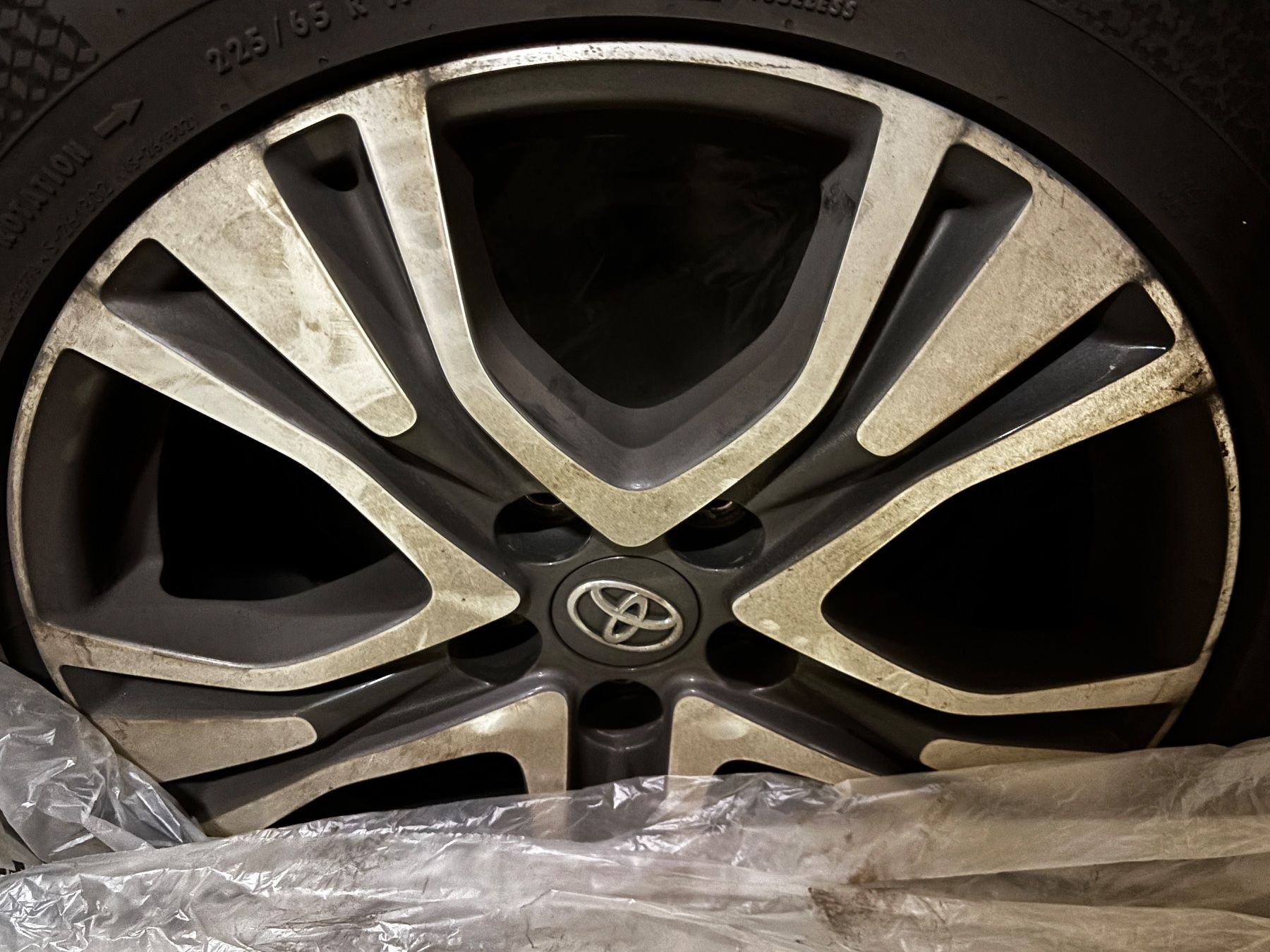 Continental Pneumatici & Ruote complete: Toyota RAV4 Alufelgen 17" Continental – Usato da Wilen b. Wollerau venduto da Promotion0 5