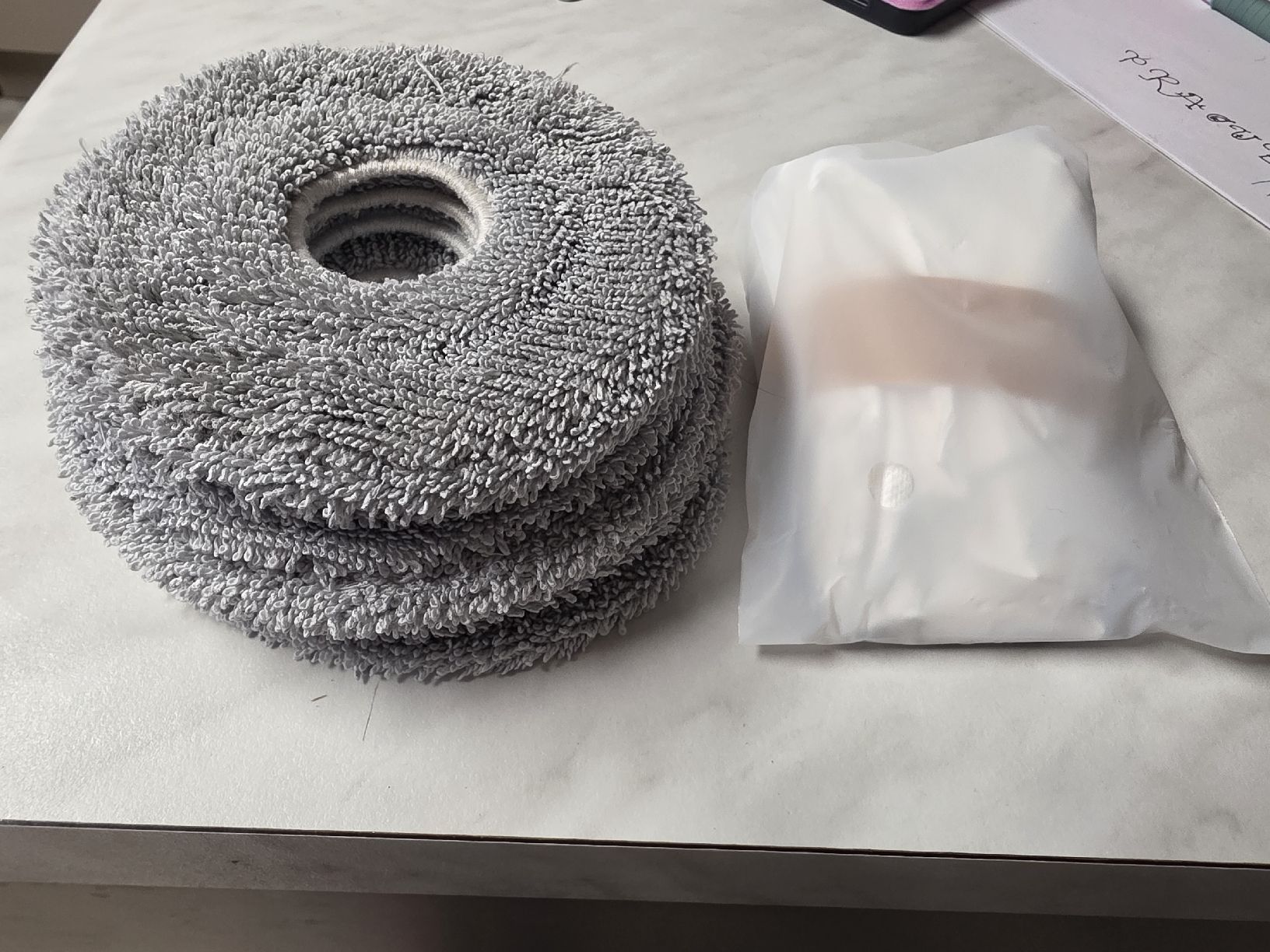 Roborock Aspirapolveri & Accessori: Roborock Saros Z70 Silber – Usato da Oeschgen venduto da Mich_elle 3