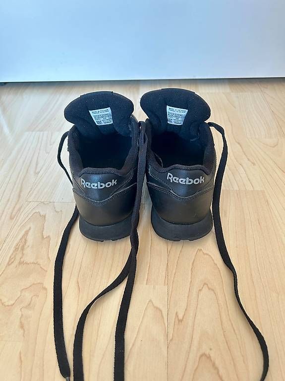Chaussures hommes: Reebok Classic Sneaker schwarz – D'occasion à Winterthur par Flamenca7 2