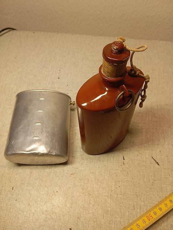 Schweizer Armee Attrezzatura & Pezzi di ricambio: Email Feldflasche 1914 CH – Usato da Basel venduto da Petergunn
