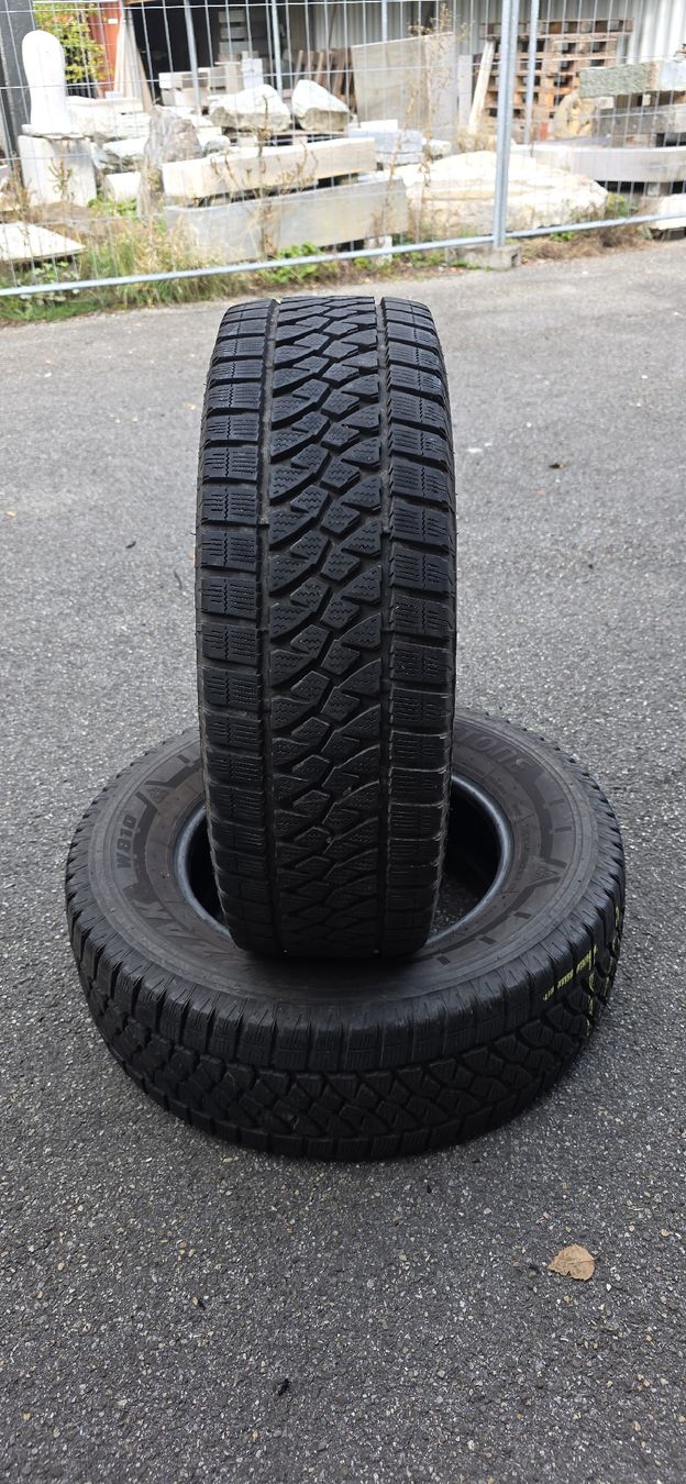 Bridgestone Pneus & Kompletträder: Winterpneu 235/65/R16C M+S – Gebraucht aus herzogenbuchsee von jamma01