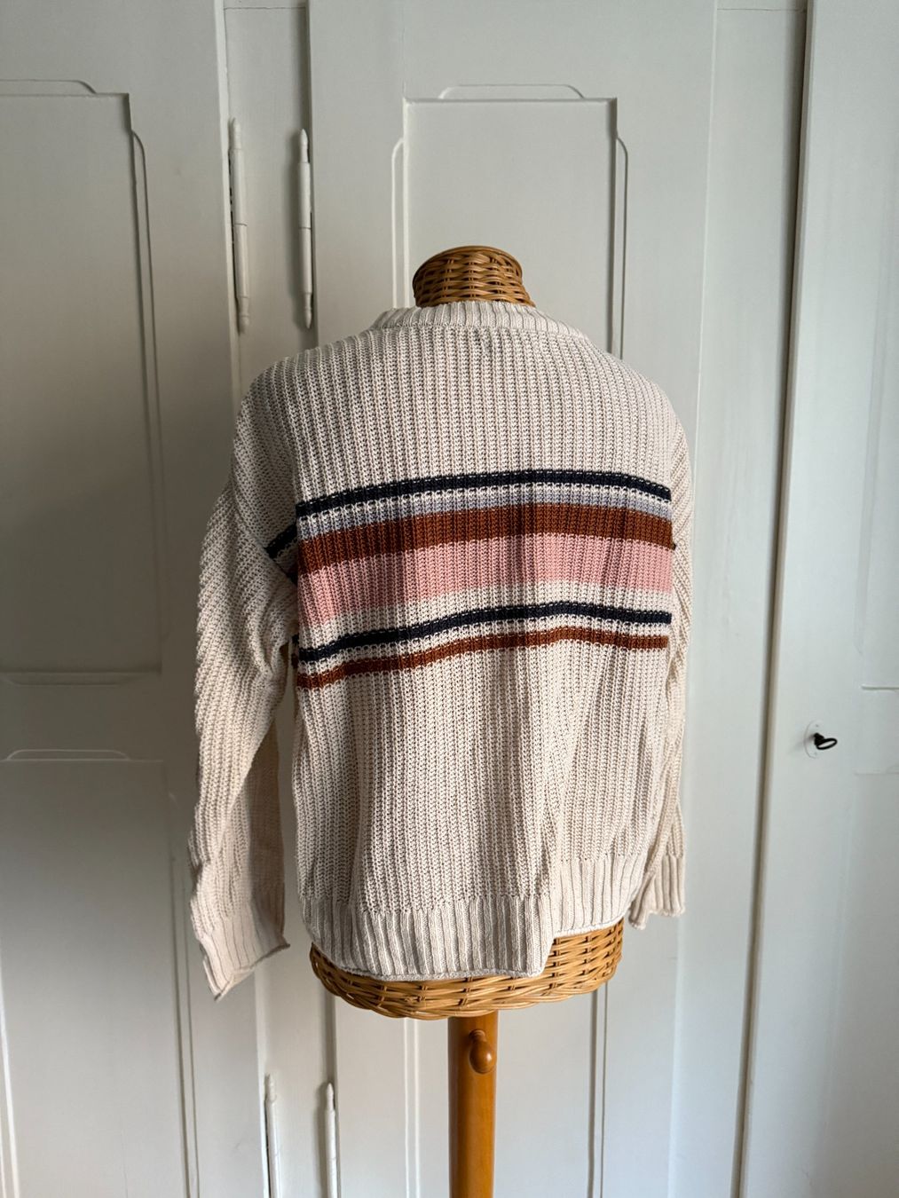 American Eagle Pulls & Sweat-shirts: AMERICAN EAGLE - Strickpullover offweiss gestreift XS – D'occasion à Zürich par Diazaio 2