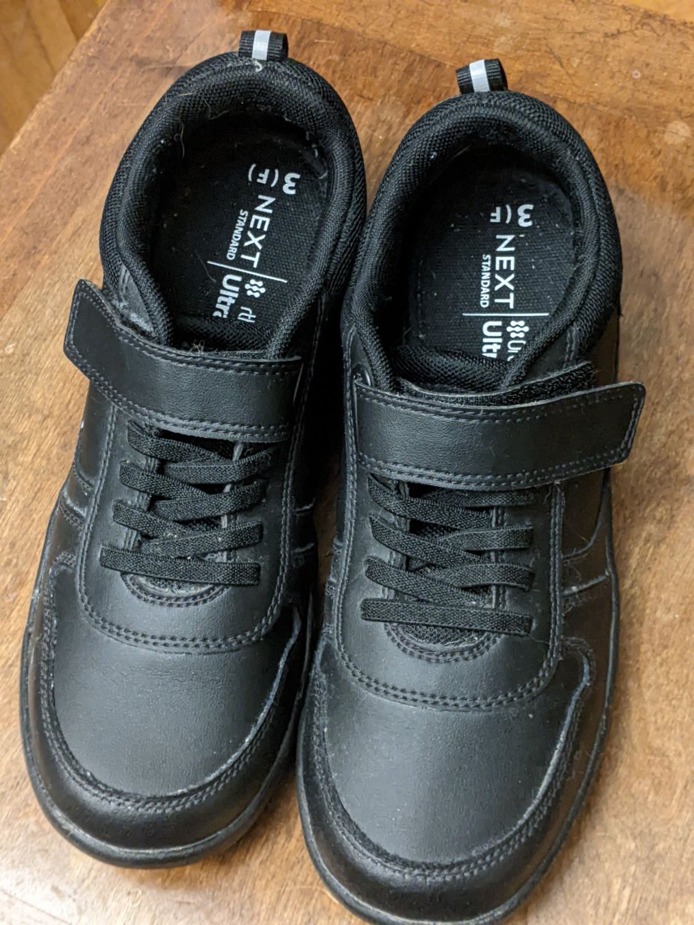 Next Scarpe per ragazzi: Sneaker schwarz Schuhgrösse 35,5 – Nuovo (secondo la descrizione) da Bolligen venduto da Goratz