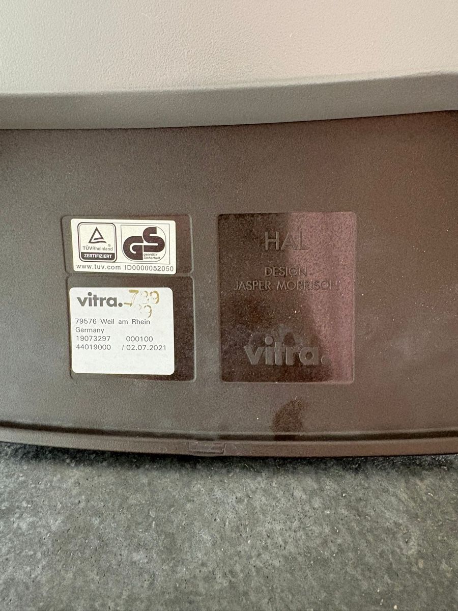 Vitra Sedie: Vitra HAL armchair wood – Usato da Meilen venduto da brunieckisilvia 2