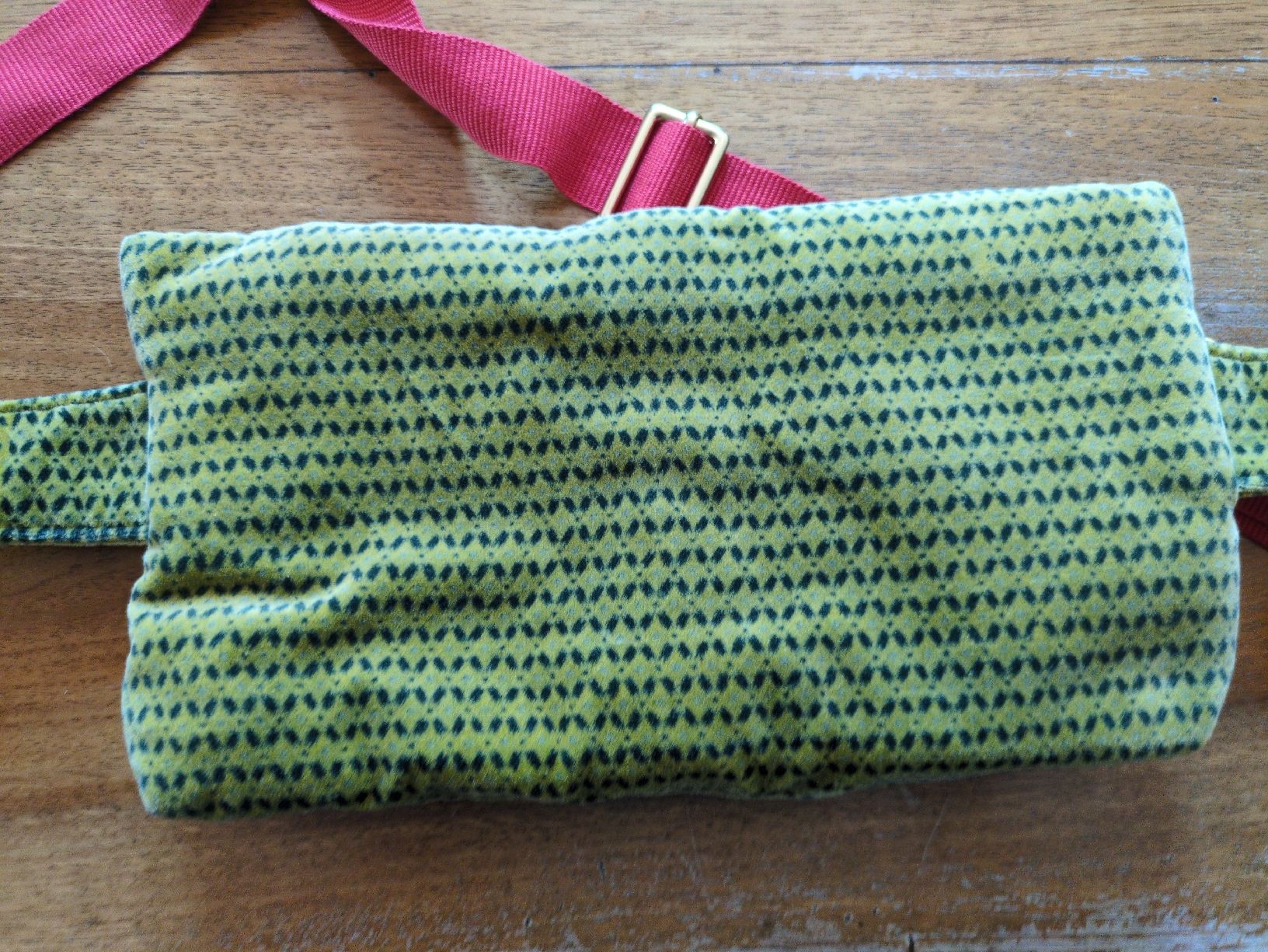 Taschen für Damen: Bauchtasche – Gebraucht aus Wil / ZH von Tomseymoor 3