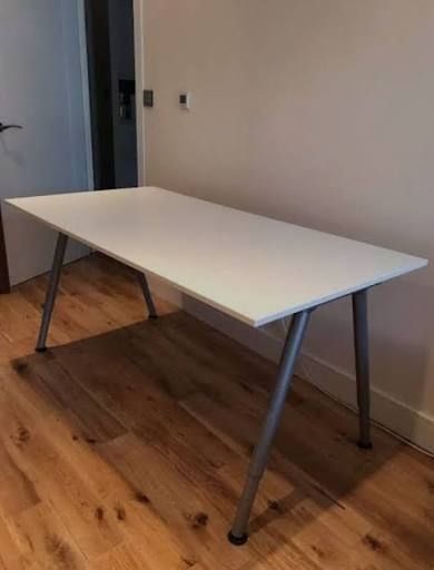 Ikea Schreibtische: Schreibtisch Ikea Thyge – Gebraucht aus Aarau von kat_x92y