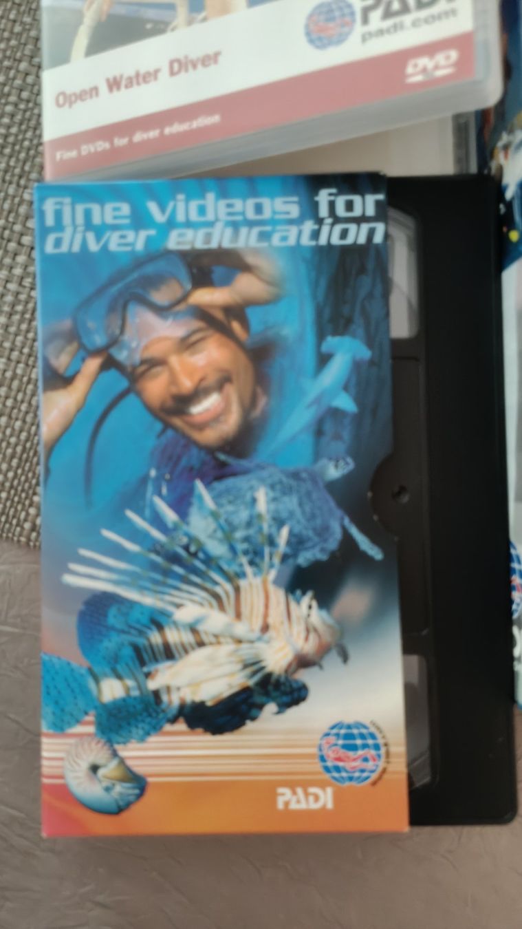 Tutti i DVDs: PADI open water diver DVD kit – Usato da Gümligen venduto da dobias 1