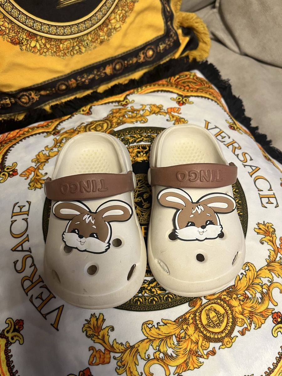 Scarpe per ragazzi: Kinder Clogs Gr. 25 mit Hasen-Motiv! – Usato da Oberengstringen venduto da Baby_Fashion