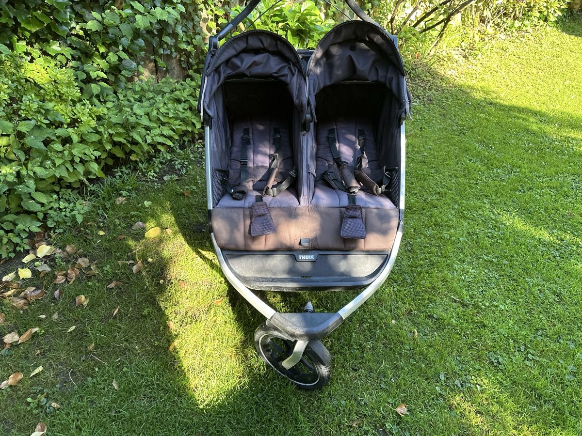 Thule Kinderwagen: Thule Double Stroller Jogger for twins - Great for Summer! – Gebraucht aus Wolfhausen von Catalin_Neacsu 3