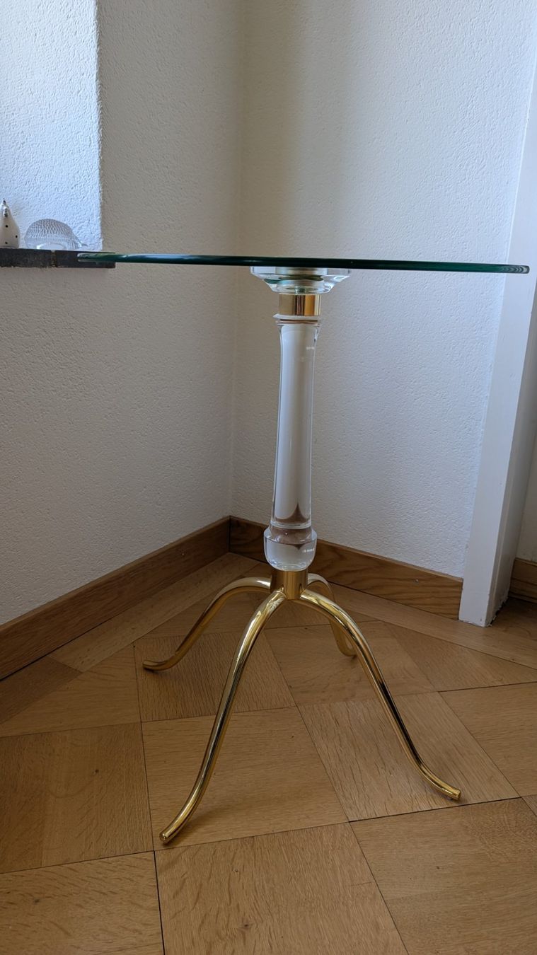 Tische: Glas-Salontischli mit goldenen Beinen – Gebraucht aus Ittigen von stoney63 1