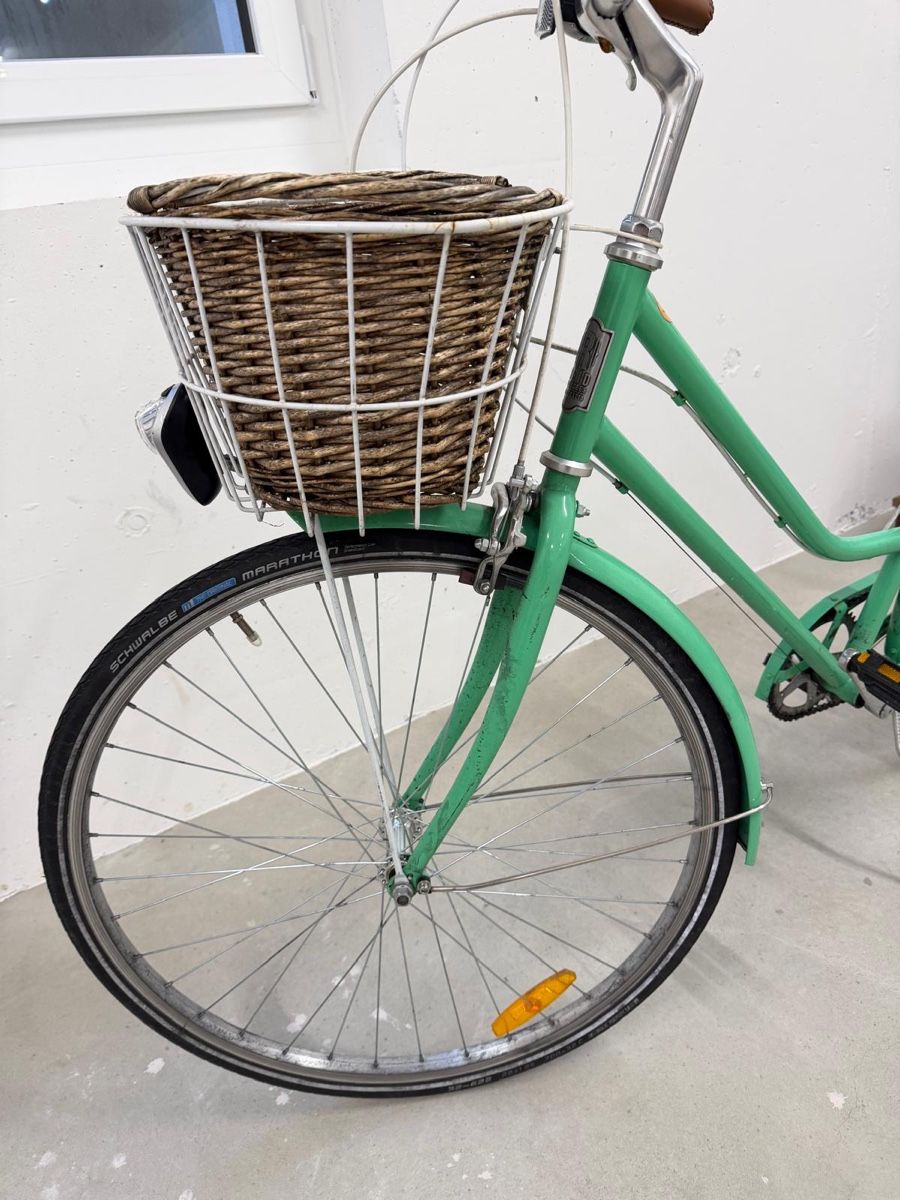 Biciclette: Mintgrünes Stadtrad mit Korb – Usato da Wettingen venduto da rschibli01 1
