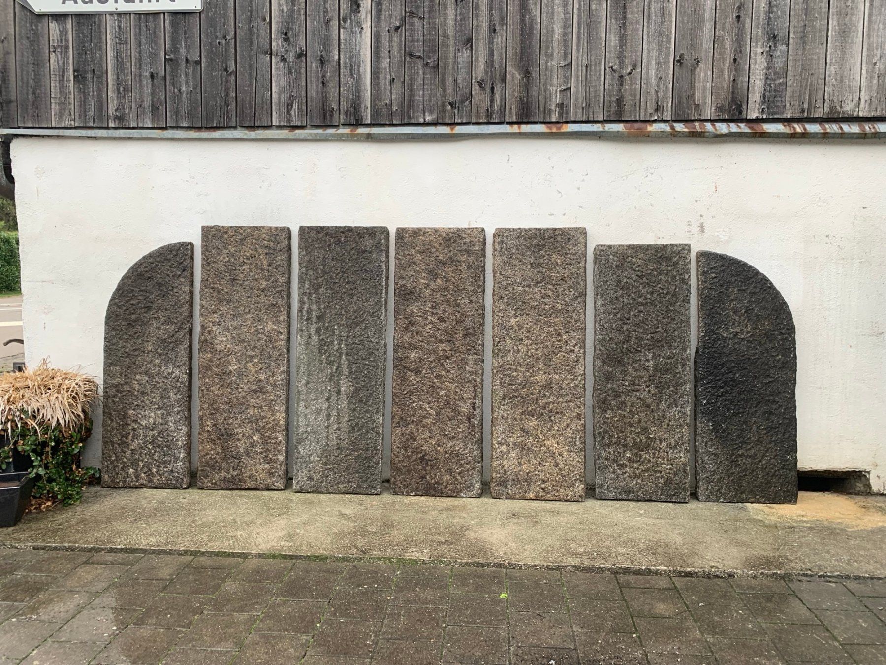 Bodenbeläge: 7 Stück Granit Platten Mauerabdeckplatten Natursteinplatten – Gebraucht aus Wallisellen von zappenduster 1