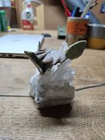 Quarz mit dekorativer Steinblume ca. 10cm gross (V)