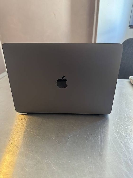 Notebook: Vendo MacBook Air  – Usato da Arbedo venduto da mar_j5xd 1