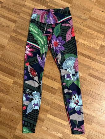Nike Dri-Fit Leggings Blumendruck Gr XS