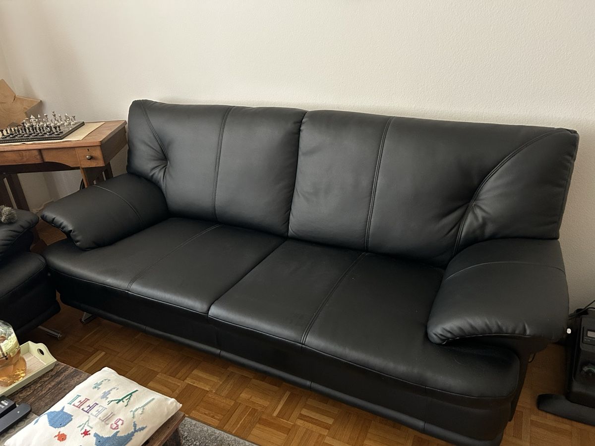 Divani: 3 plätziges schwarzes Kunstleder Sofa – Usato da Basel venduto da stiefeli63 1