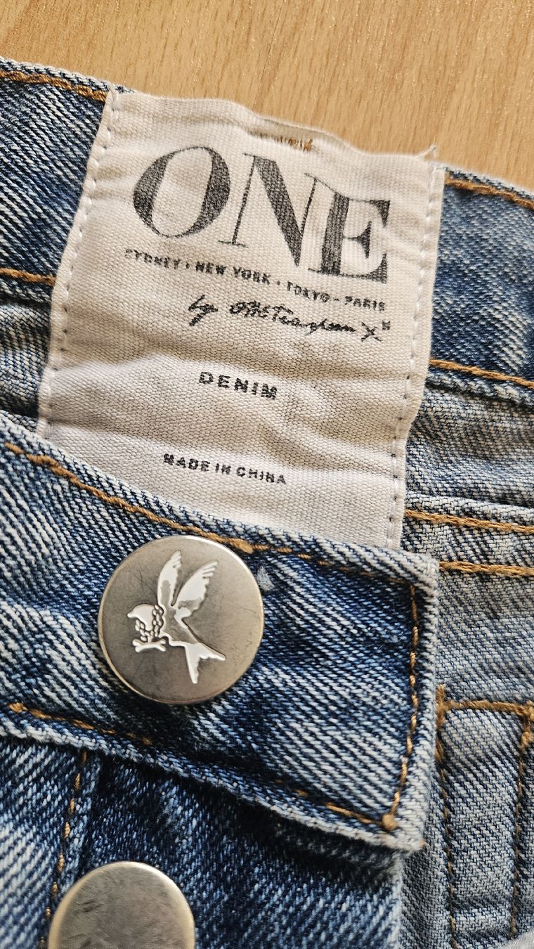 Pantaloni: onesteaspoon Shorts Australia – Usato da Rheinfelden venduto da DHS 1