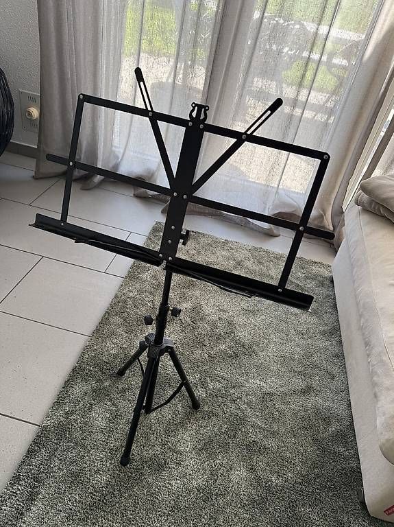 Supporti per strumenti musicali & leggii: Notenständer höhenverstellbar  stabil & klappbar – Usato da Tägerwilen venduto da cla_r72q 2