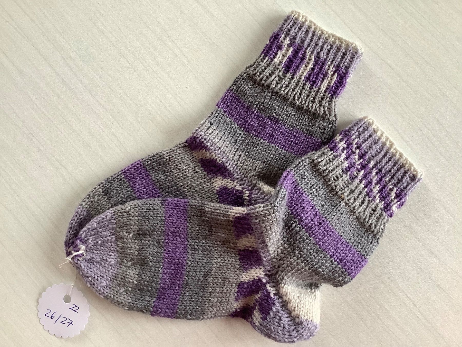 Calze per bambini: Handgestrickte Kindersocken Gr. 26/27 – Nuovo (secondo la descrizione) da Lichtensteig venduto da Buemo