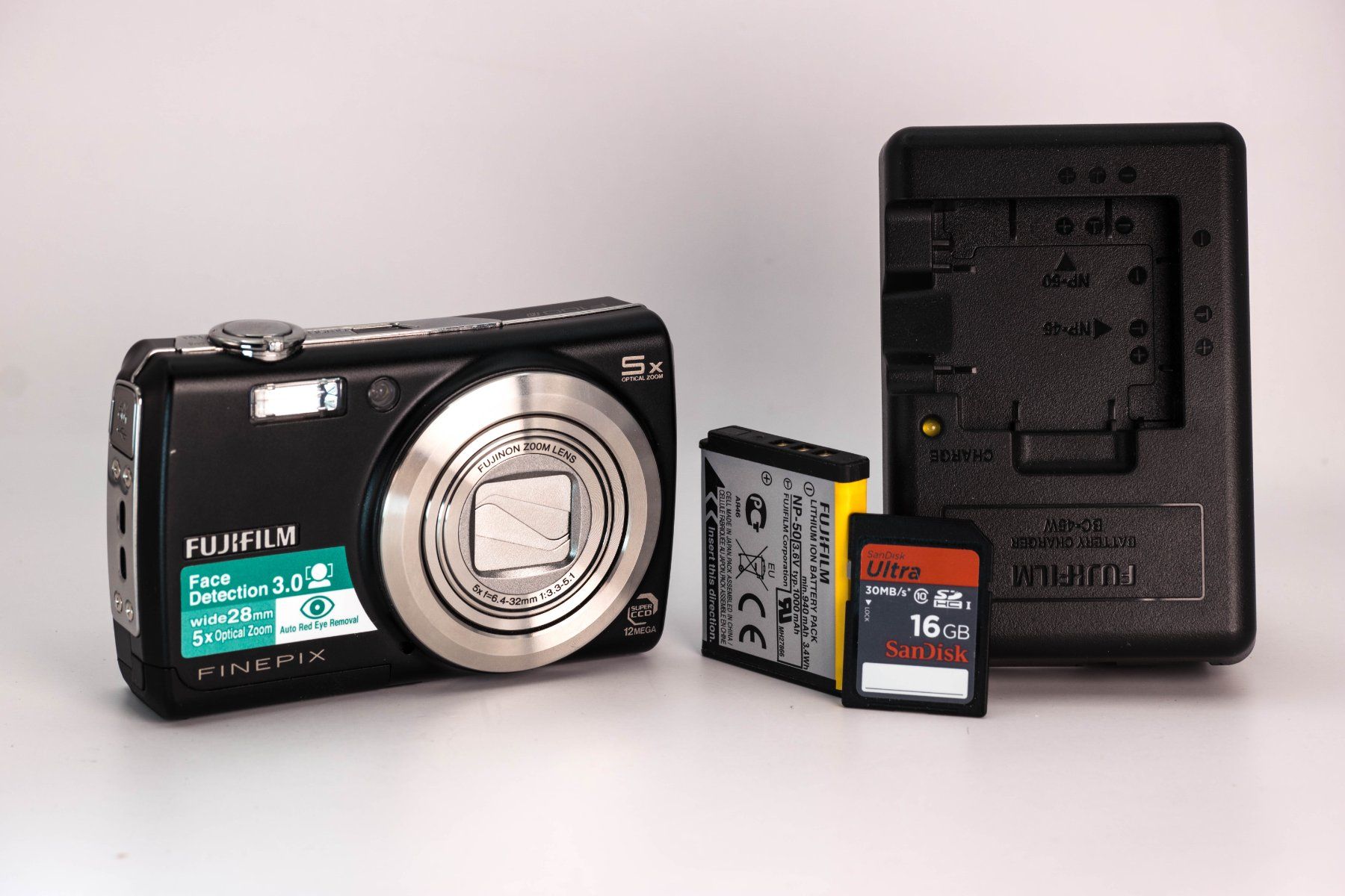 Fujifilm Fotocamera: Fujifilm F100FD - 1.6" Super CCD Sensor - Kamera – Usato da Thörishaus venduto da vintagger 1