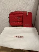 Guess Crossbody Handbag in Rot mit Mini-Täschchen