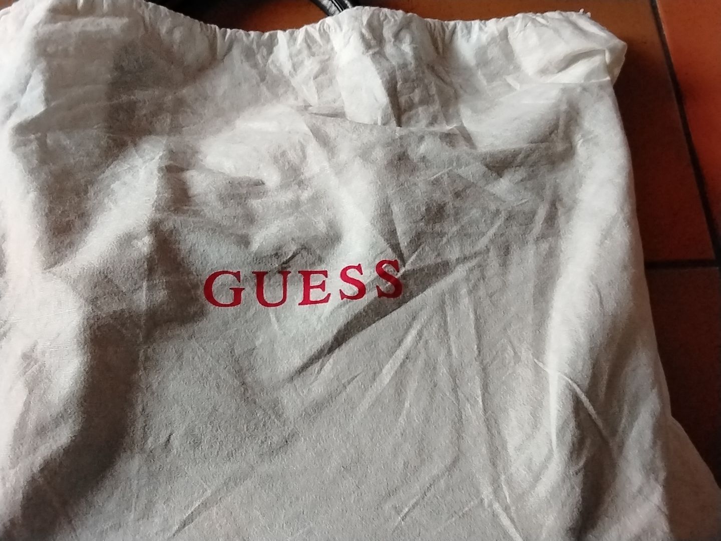 Guess Borse da donna: Sac Gues – Usato da La Chaux-de-Fonds venduto da Uyuni 5