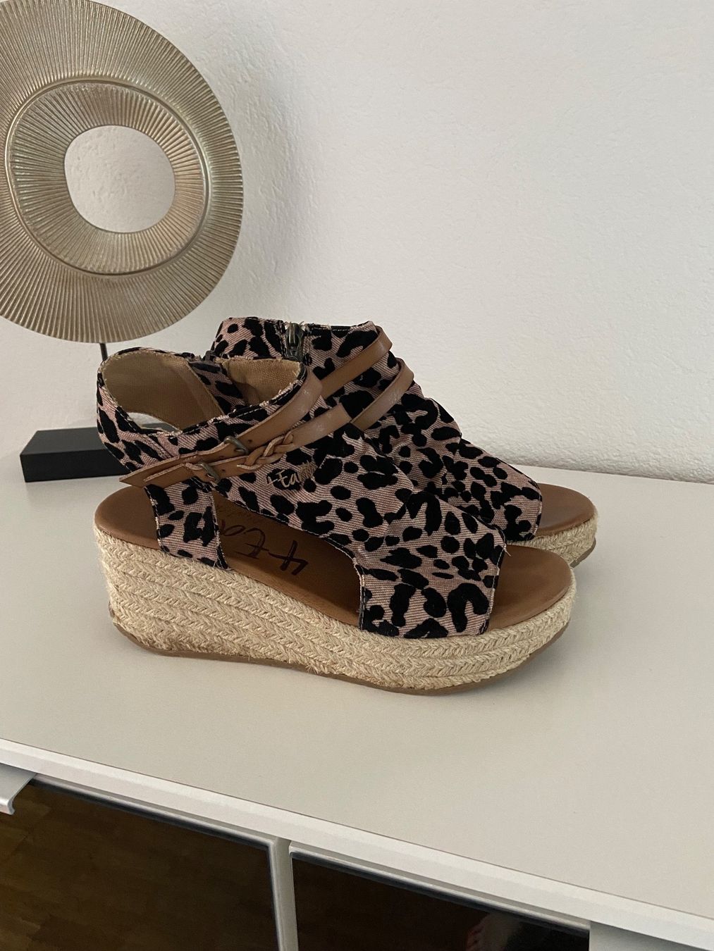 Damenschuhe: Keilabsatz- Schuh – Gebraucht aus Bülach von kittygismo