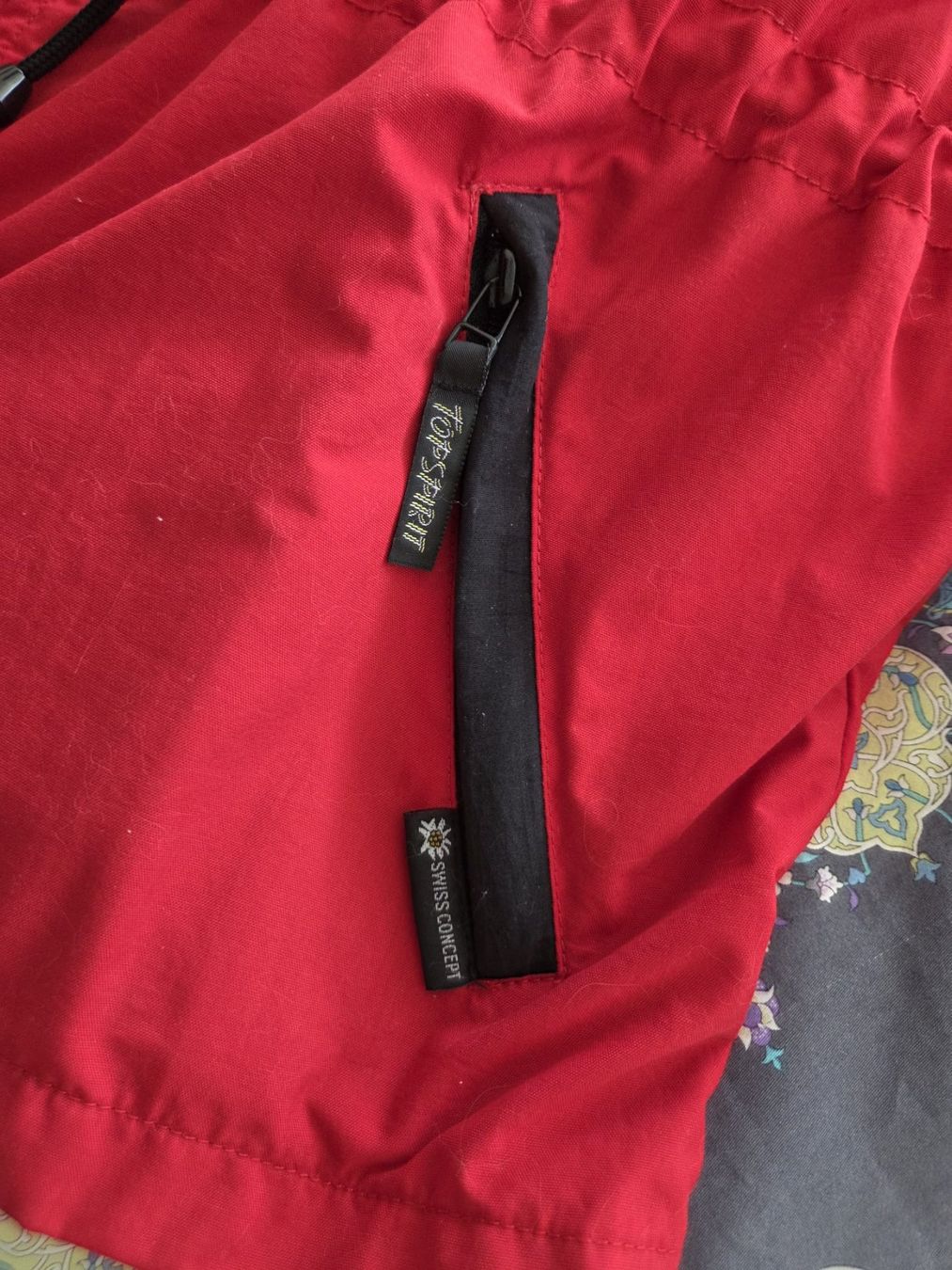 Vestes: Veste sport imperméable – D'occasion à Chavannes-Renens par Jolias 4