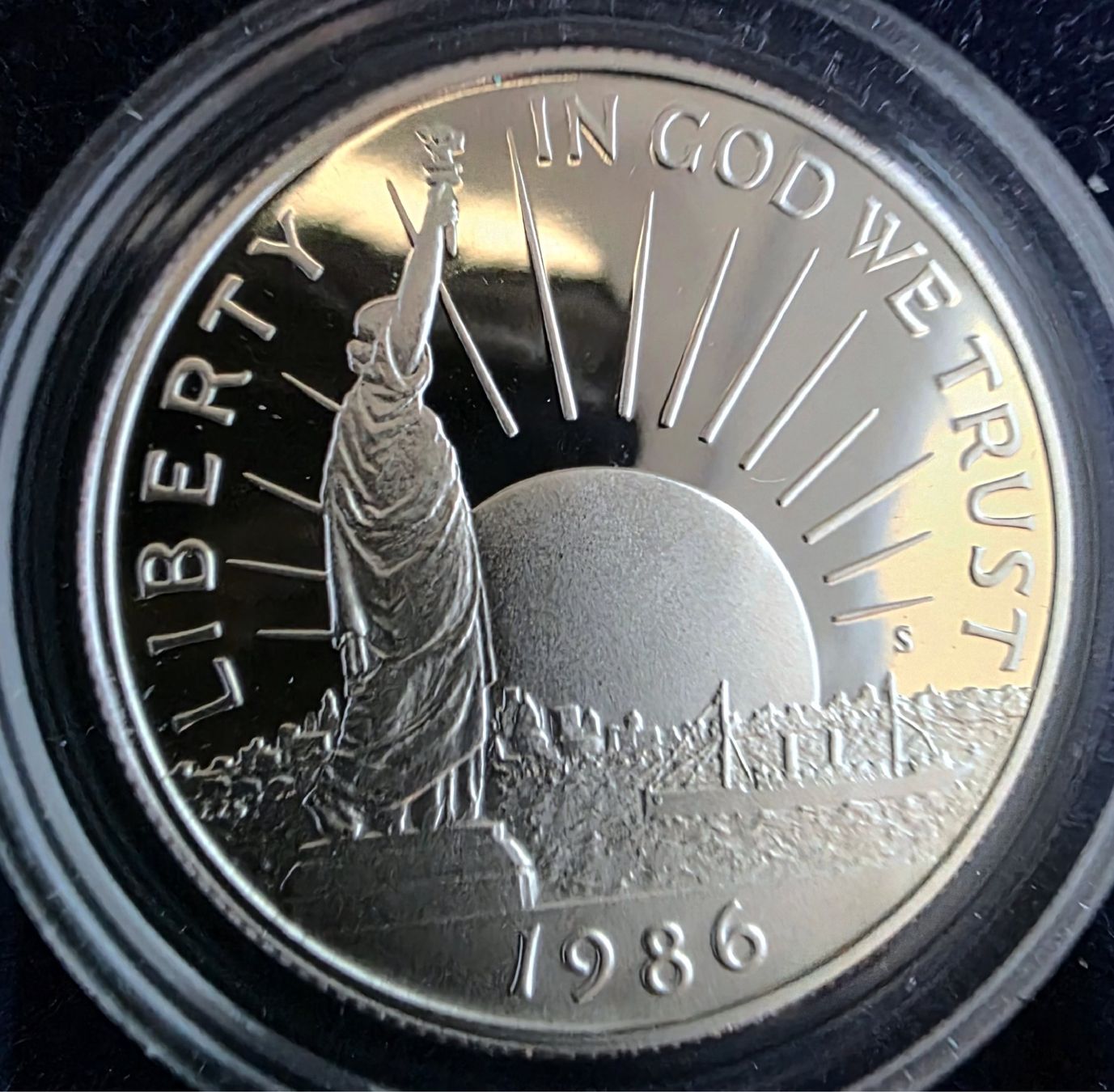 Tutti le monete: AMERIKA 1/2 DOLLAR 1986 S UNZ. – Nuovo (secondo la descrizione) da winterthur venduto da CoinPassion