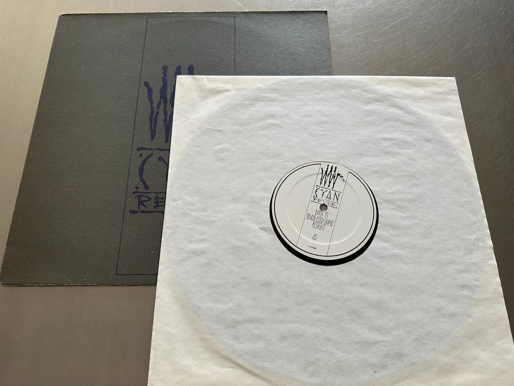Dischi in vinile: CYAN REVUE 12 THE GIFT - GOTH ROCK – Usato da Sion venduto da jaipur1401 2