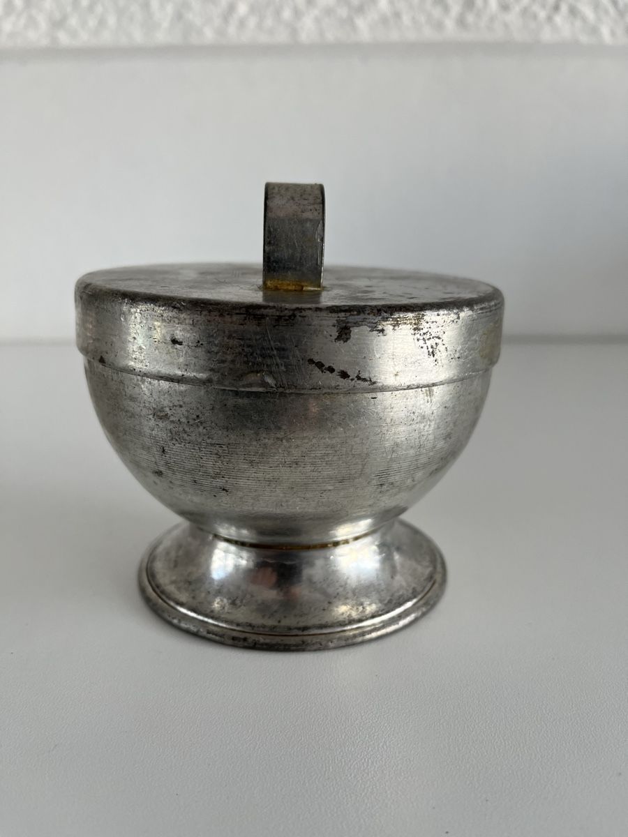 Tutte le decorazioni: Alte Pudding-Form aus Metall – Usato da Wetzikon ZH venduto da seli03 3