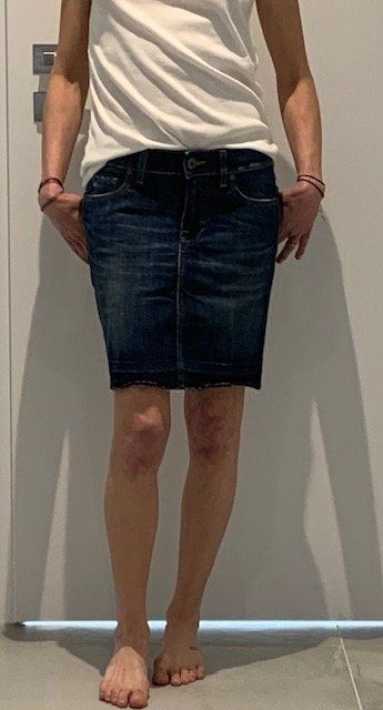 Hugo Boss Gonne: Jupe en jeans de Hugo Boss – Nuovo (secondo la descrizione) da St-Aubin-Sauges venduto da Juliezan 1