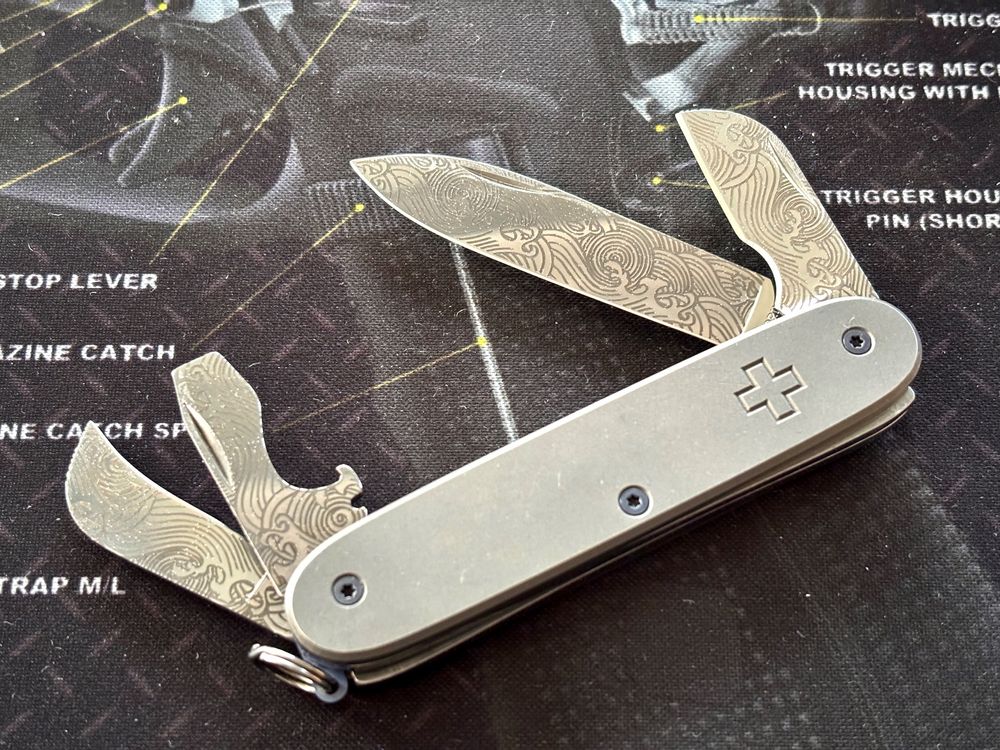 victorinox-mod-seigaha-w3rktrieb-titan-scales-blaue-liner-neu