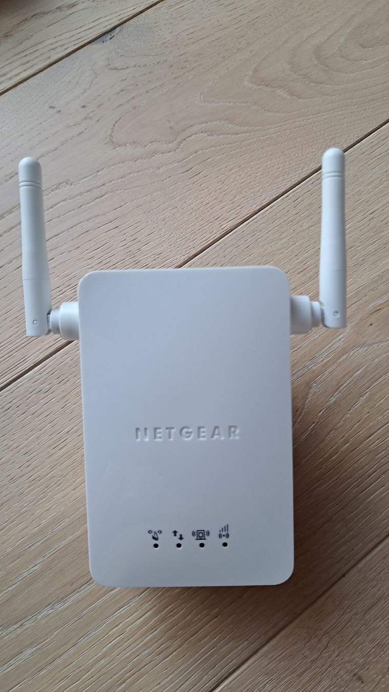 Netgear WiFi: NETGEAR Universal WiFi Range Extender WN3000RP – Usato da Wetzikon ZH venduto da Oiramrebuh 1