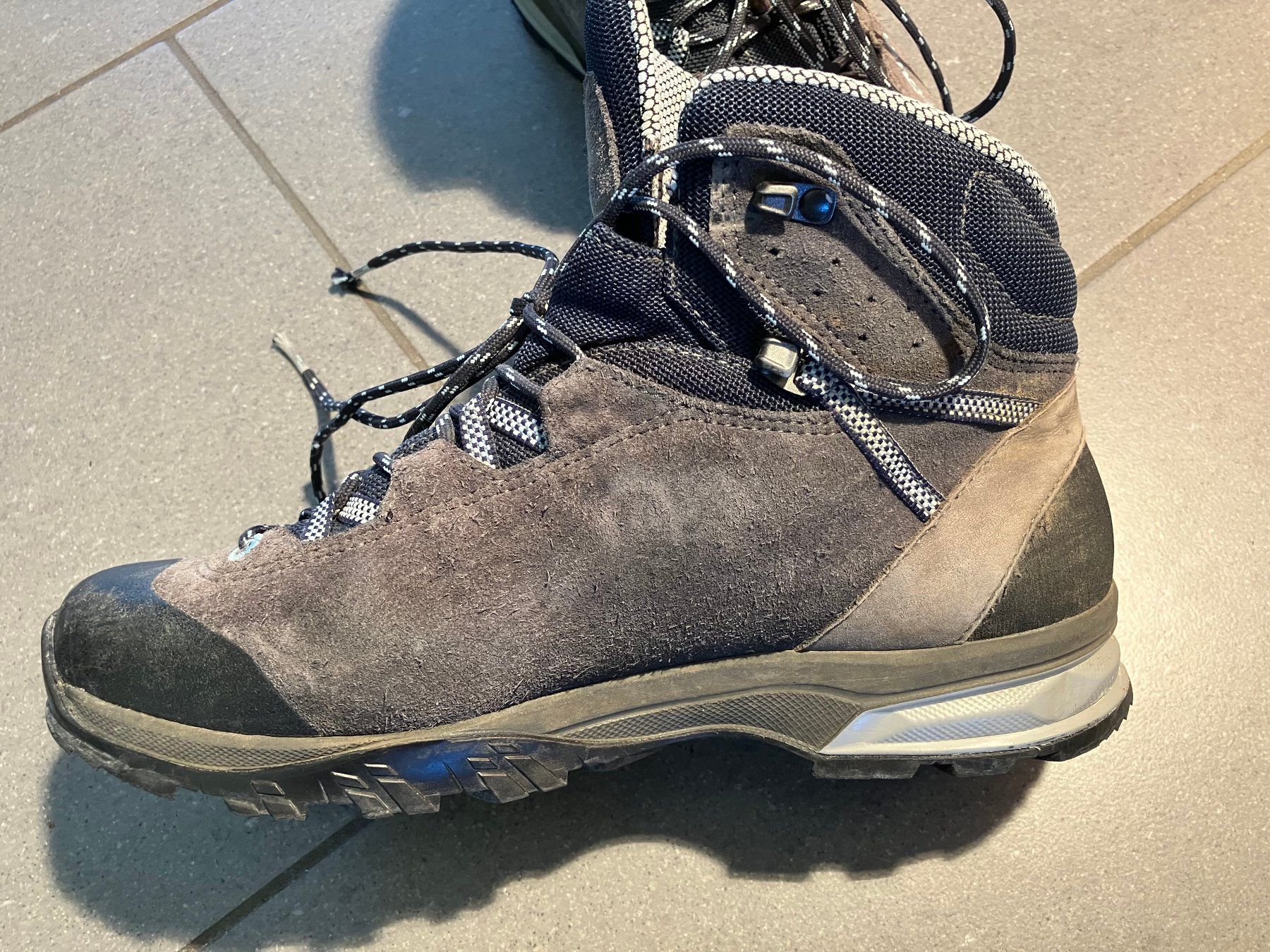 Lowa Scarpe da donna: Wanderschuhe Lowa Gore-Tex Damen Grösse EU 41 – Nuovo (secondo la descrizione) da Winznau venduto da gugi2009 2