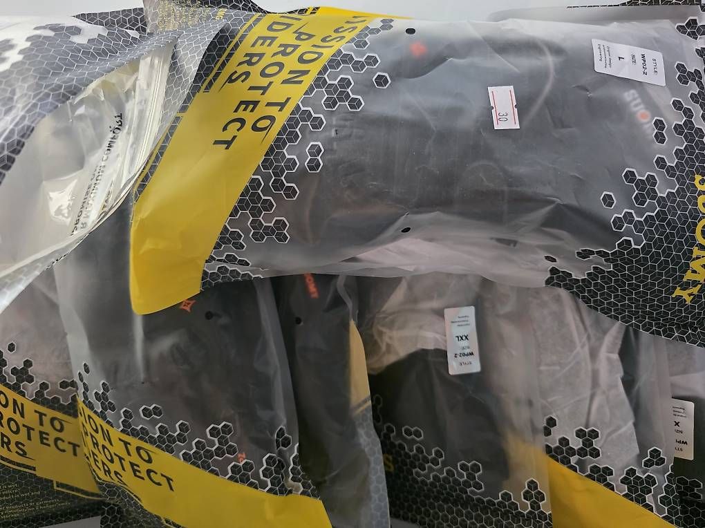 Guanti & manicotti: guanti da motociclista nuovi – Usato da comano venduto da alangoa 2