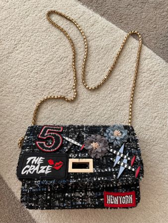 SCHULTERTASCHE (SAC À BANDOULIÈRE)