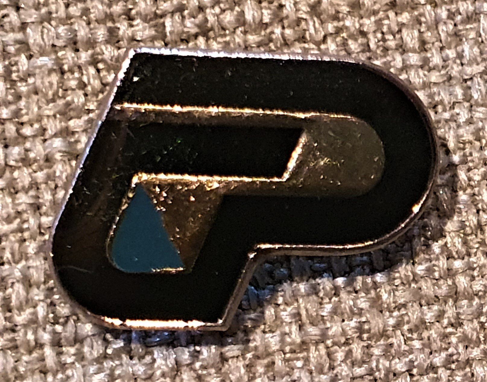 Plaketten & Abzeichen: M483 - Pin Kantons Polizei Zürich – Gebraucht aus Reinach BL von Boston-Verkauf
