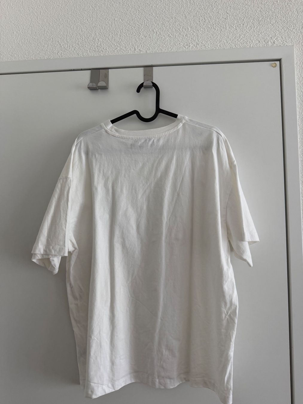 T-Shirts: Whitefox Euro Summer Dreaming Oversized Tee White M/L – Gebraucht aus Klingnau von Vdado 1